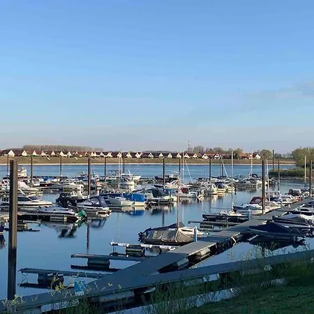 Luxus Waterfront *
