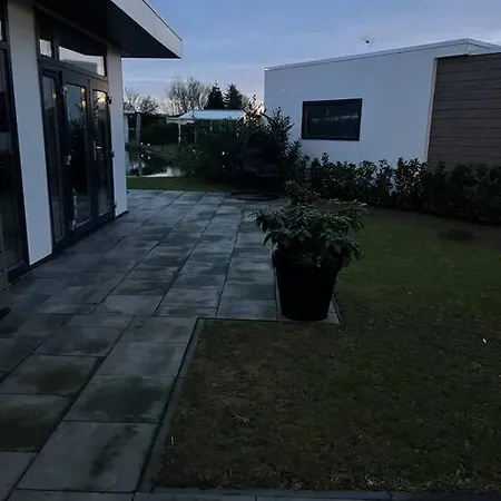 펜션 Luxus Waterfront Lathum