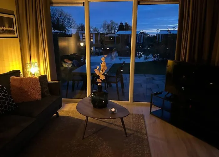 Luxus Waterfront Ferienhaus Lathum