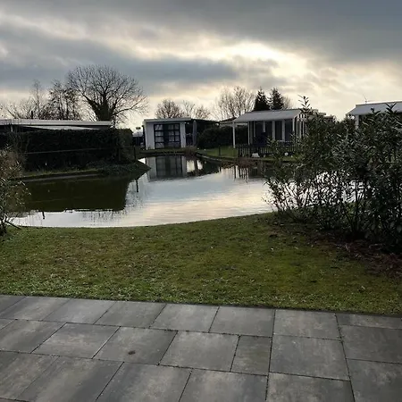 度假居 Luxus Waterfront