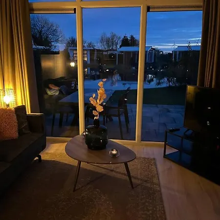 Luxus Waterfront Casa vacanze Lathum